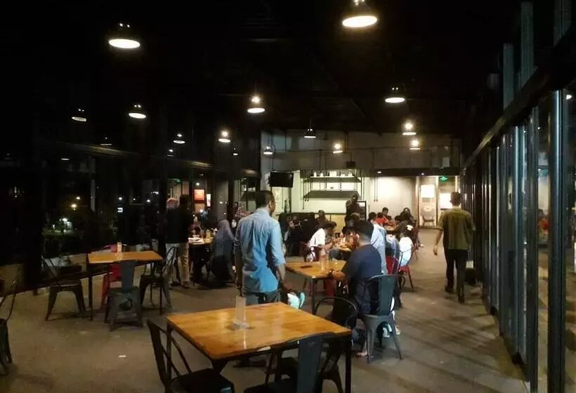 Hotelli Bess Resort And Waterpark Lawang