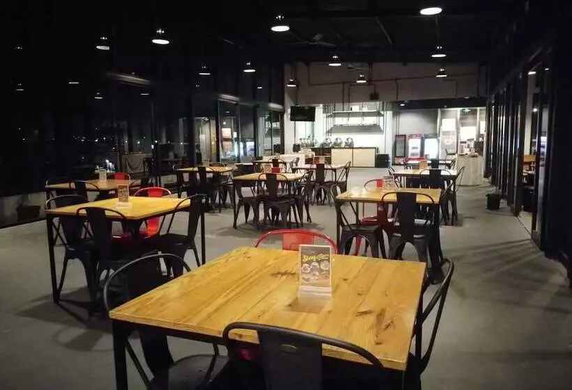 Hotelli Bess Resort And Waterpark Lawang