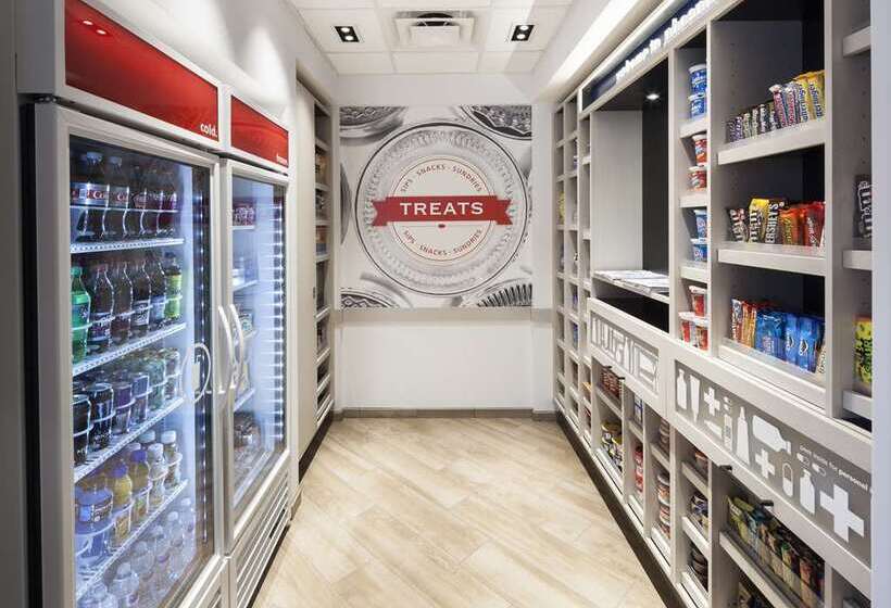 Отель Hampton Inn & Suites Phoenix Downtown