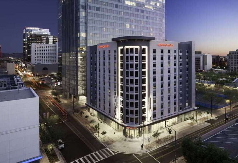 Отель Hampton Inn & Suites Phoenix Downtown