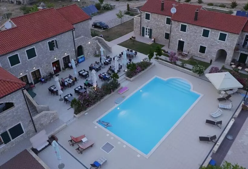 Hotelli Pansion Skelin