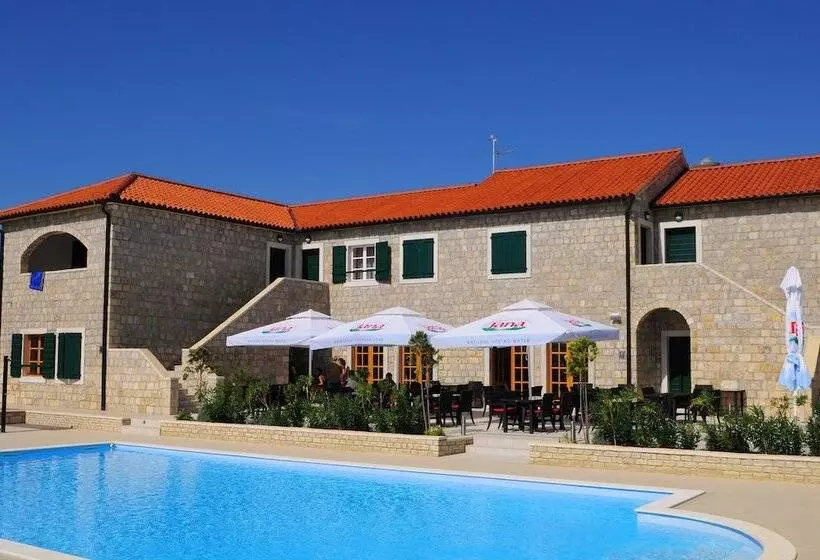 Hotelli Pansion Skelin