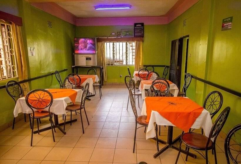 Hotelli Slopes Villa