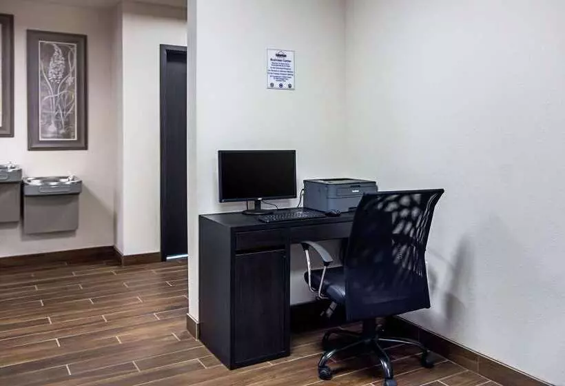 Hotelli Suburban Studios Monaca  Pittsburgh