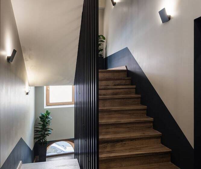 酒店 The Faces Moyka