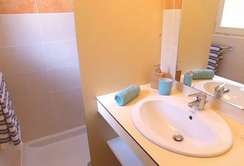 Hotelli Vvf Château Sur La Vienne Lac De Vassivière