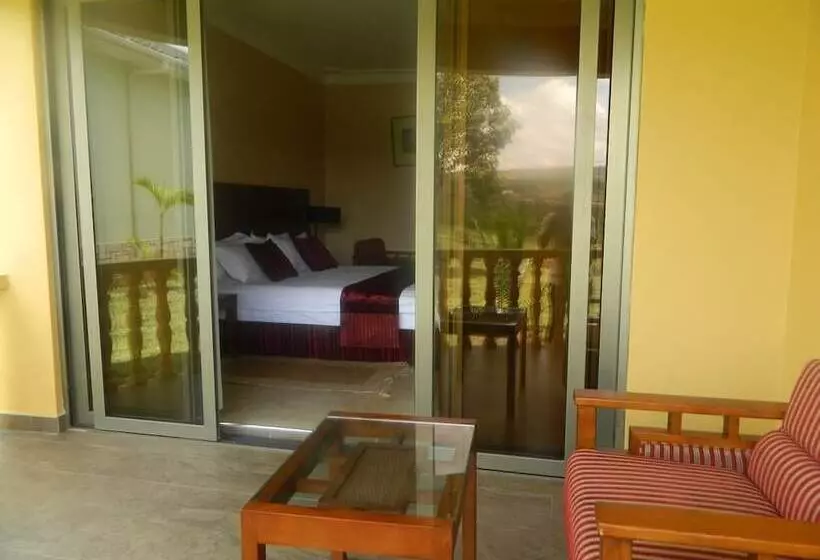 Igongo Country Hotel & Cultural Centre