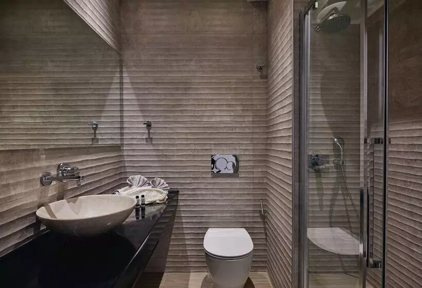 Hotelli Prima Vista Beachfront Boutique