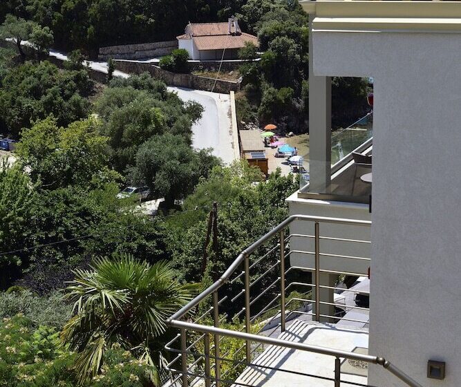 فندق Prima Vista Beachfront Boutique