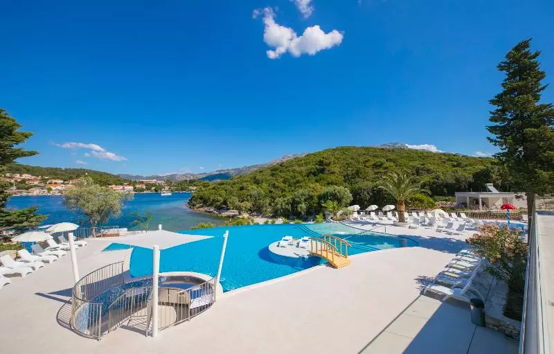 リゾートホテル Aminess Port 9 Hotel & Residence