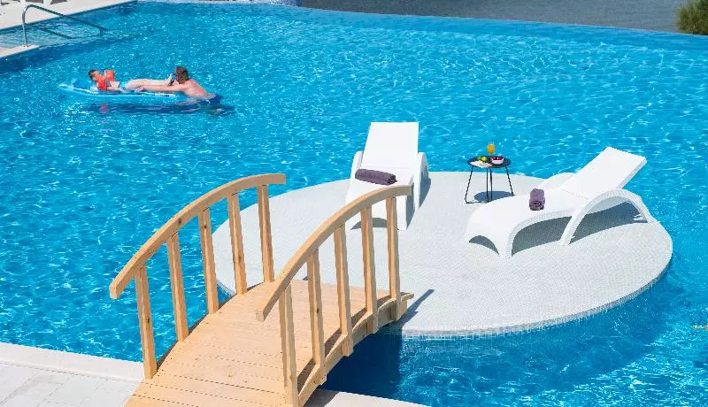 リゾートホテル Aminess Port 9 Hotel & Residence