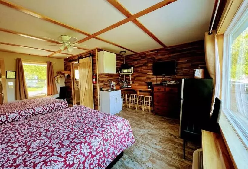 Eden Village Motel And Cottages