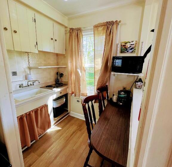 Eden Village Motel And Cottages