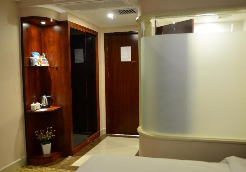 ホテル E E Business