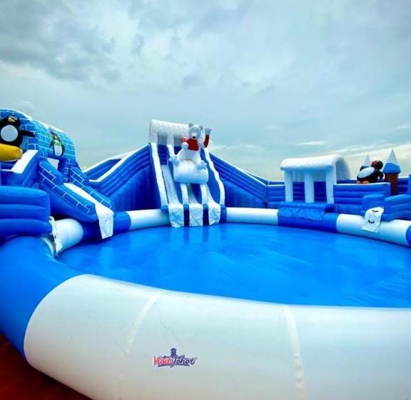 בית מלון כפרי Forest City Marina