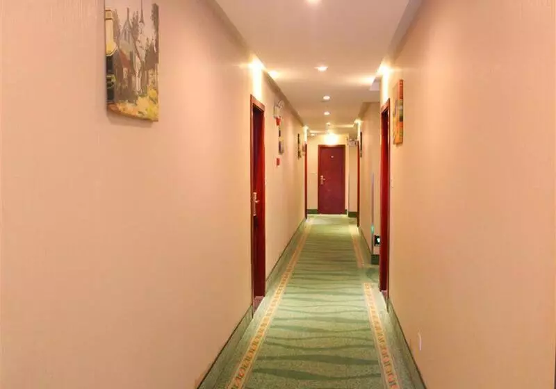 Hotelli Greentree Inn Shanghai Caoan Road Textile Express
