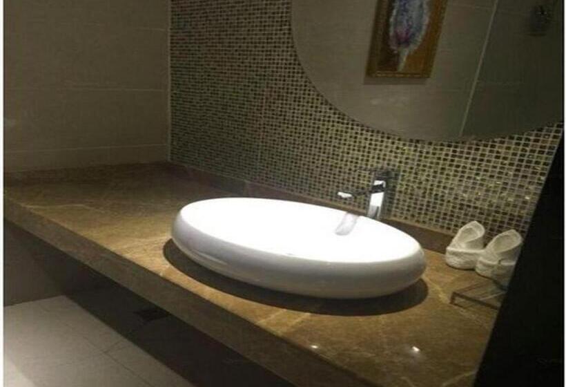 Lavande Hotel Shenzhen Huaqiang Road Subway Station Branch