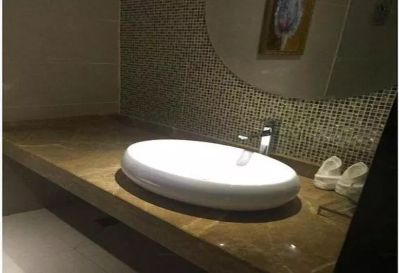 Lavande Hotel Shenzhen Huaqiang Road Subway Station Branch