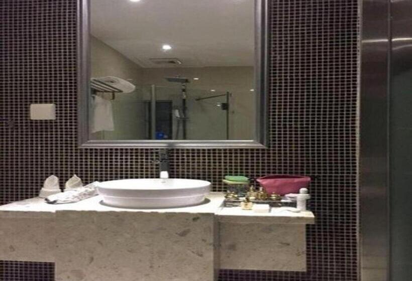 Lavande Hotel Shenzhen Huaqiang Road Subway Station Branch