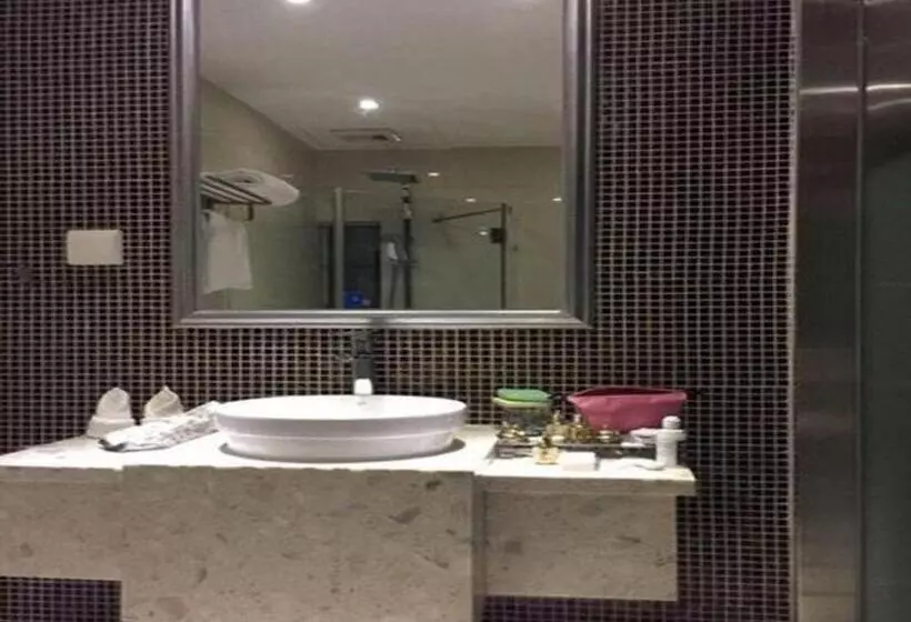 Lavande Hotel Shenzhen Huaqiang Road Subway Station Branch