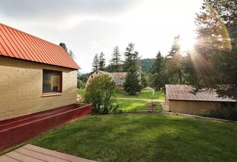 Hotelli Pine River Ranch B&b