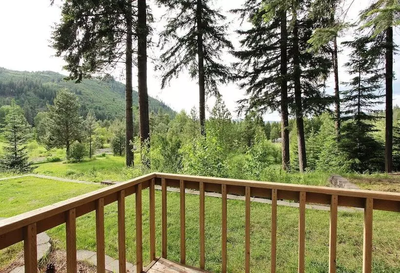 Hotelli Pine River Ranch B&b