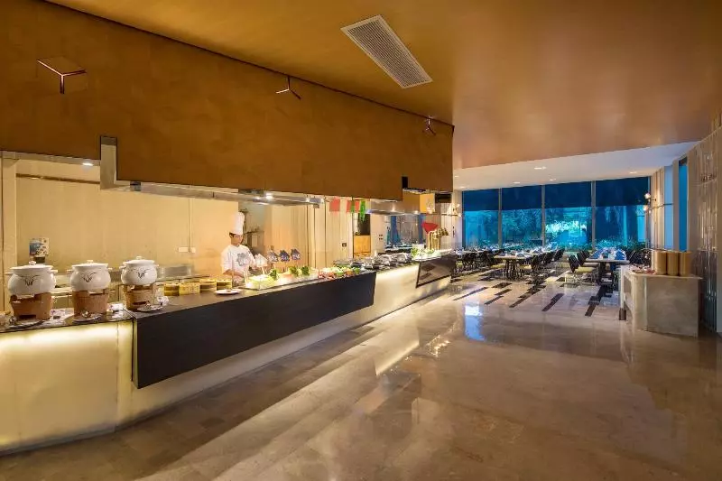 ホテル Ramada Plaza By Wyndham Sanya Bay