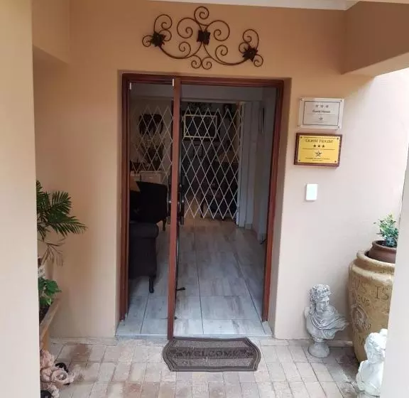 هتل Sekelbos Guesthouse