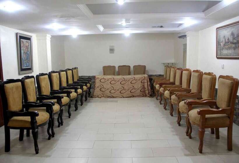 هتل Silver Grandeur