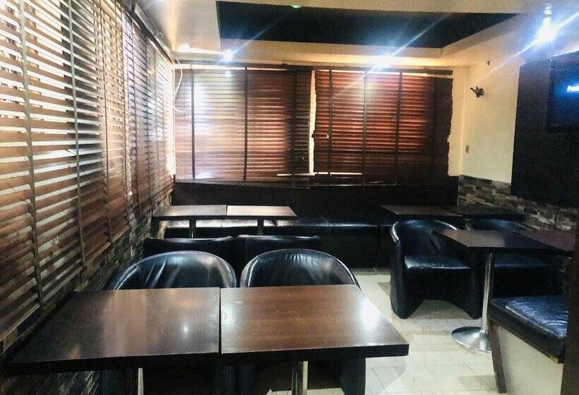 هتل Silver Grandeur