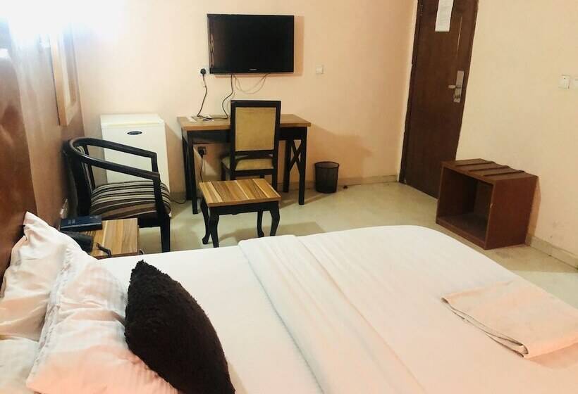 هتل Silver Grandeur