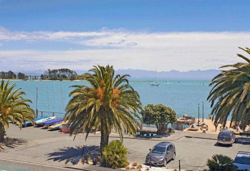 בית מלון כפרי Waterfront Apartments Nelson