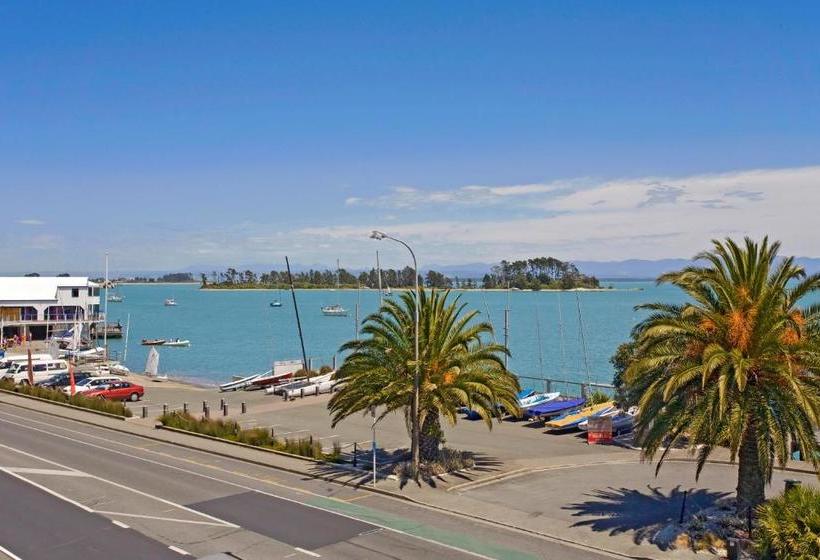 בית מלון כפרי Waterfront Apartments Nelson