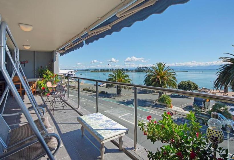 בית מלון כפרי Waterfront Apartments Nelson