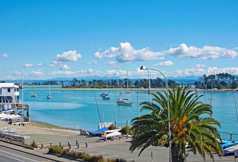 בית מלון כפרי Waterfront Apartments Nelson