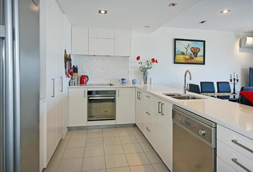 בית מלון כפרי Waterfront Apartments Nelson