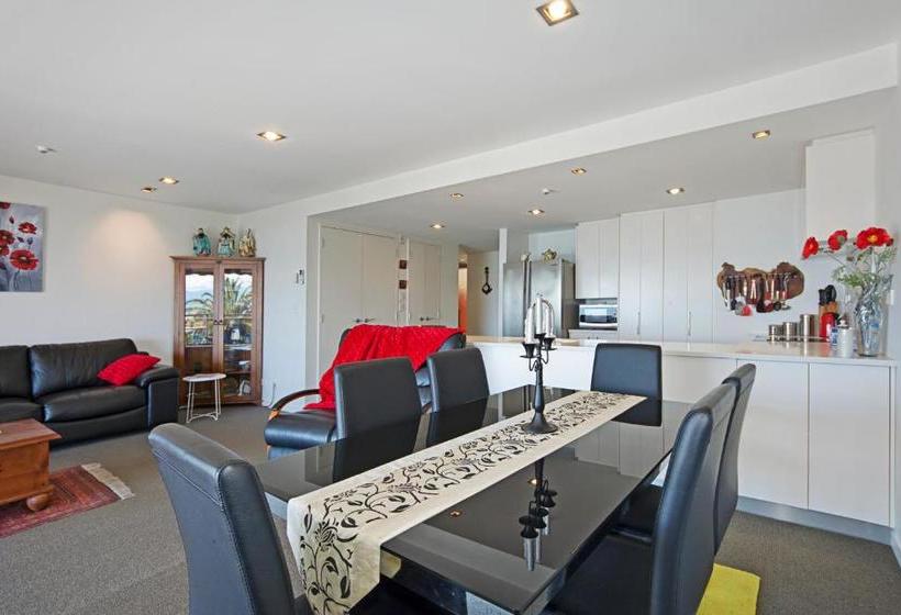 בית מלון כפרי Waterfront Apartments Nelson