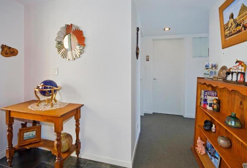 בית מלון כפרי Waterfront Apartments Nelson