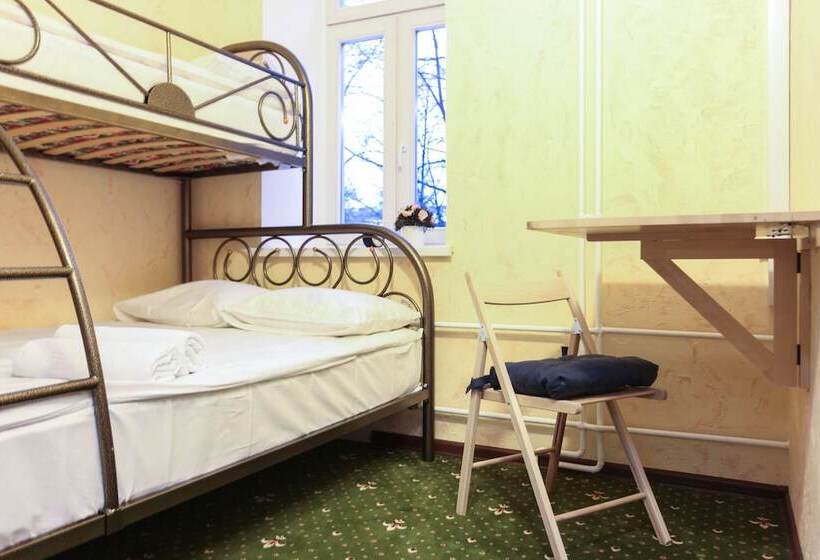 בית מלון כפרי Winterfell On Taganskaya Square