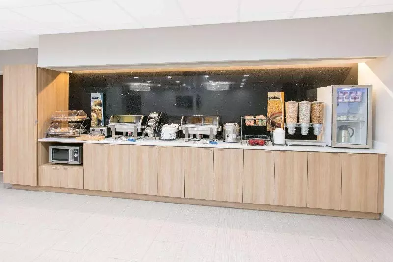 Microtel Inn & Suites By Wyndham Lubbock