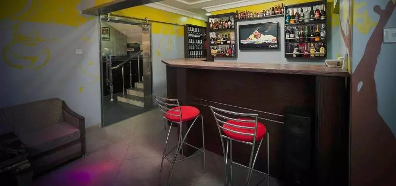 Britannia Hotel & Suites