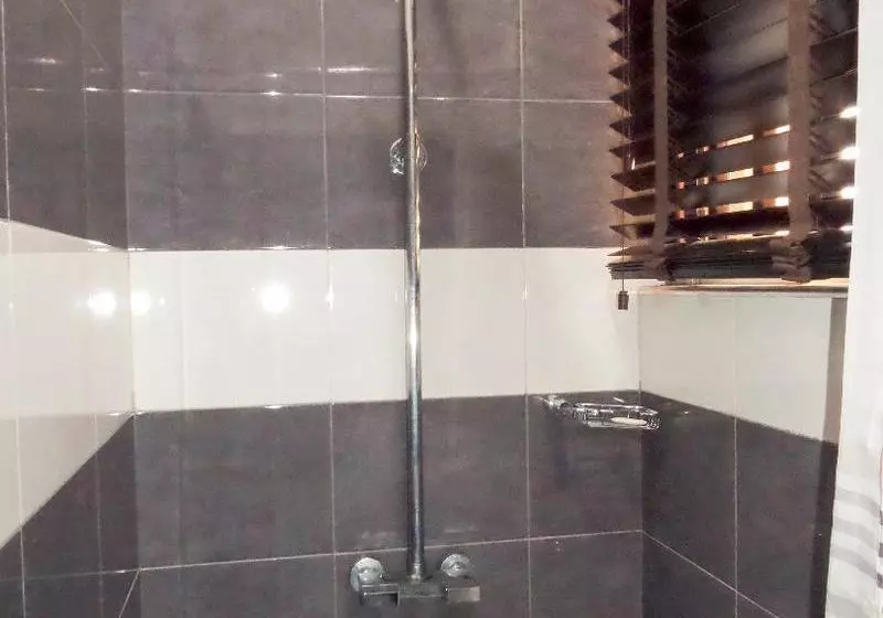 Britannia Hotel & Suites