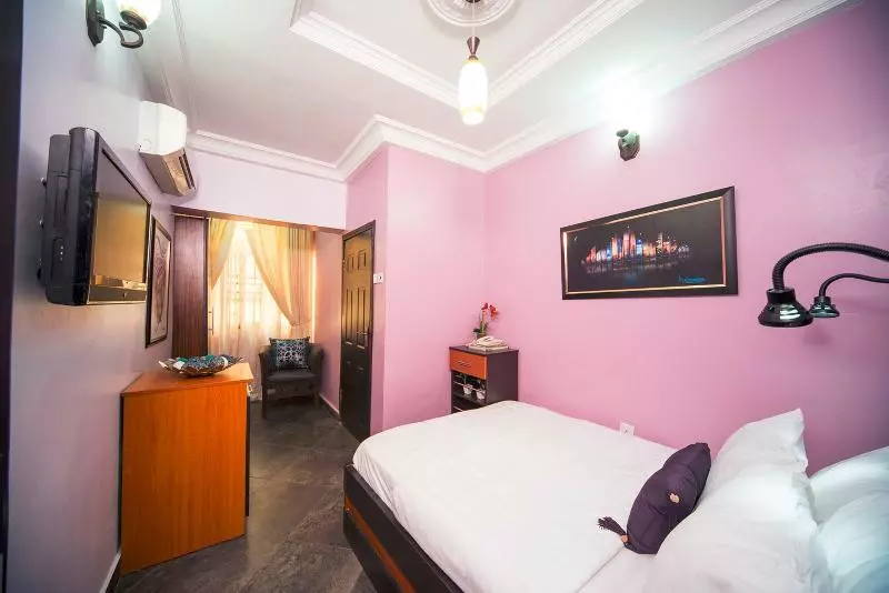 Britannia Hotel & Suites