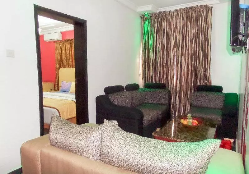 Britannia Hotel & Suites