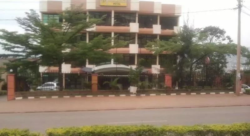 هتل Alpha Palace