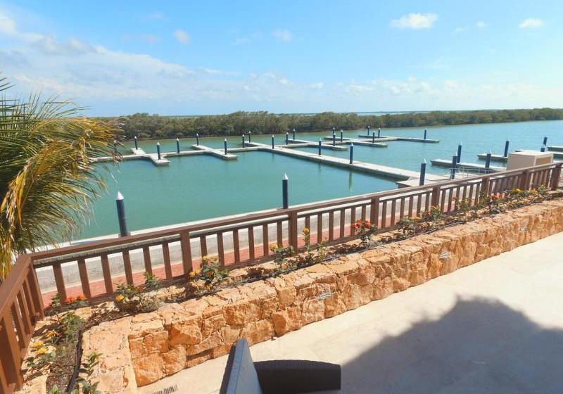 Szálloda Grand Marina Kinuh