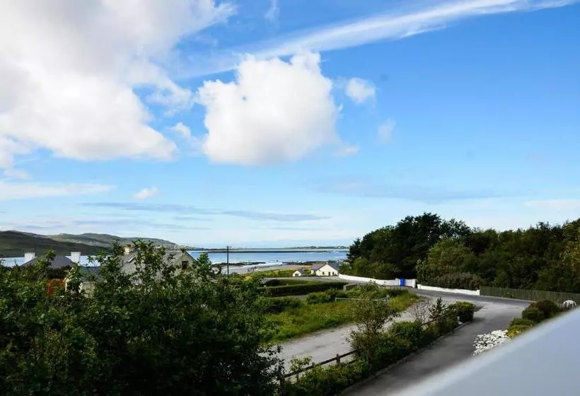 تختخواب و صبحانه Inisean Ocean View