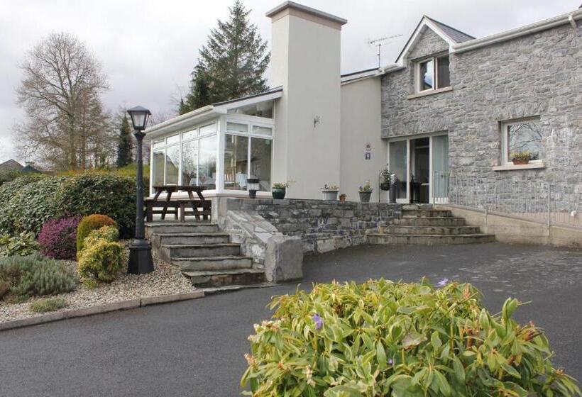 Carrowntober House B & B