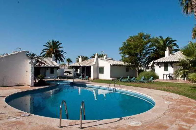 Complejo Piscina Binisafua