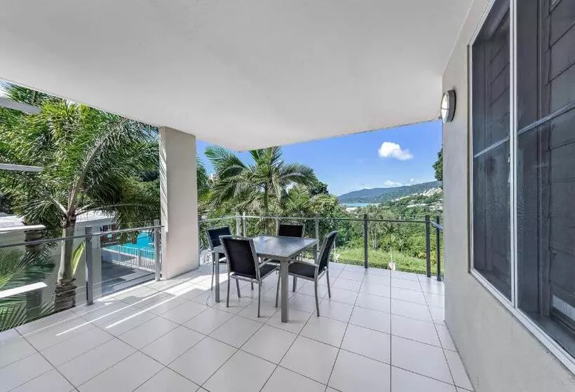 هتل Airlie Summit Apartments